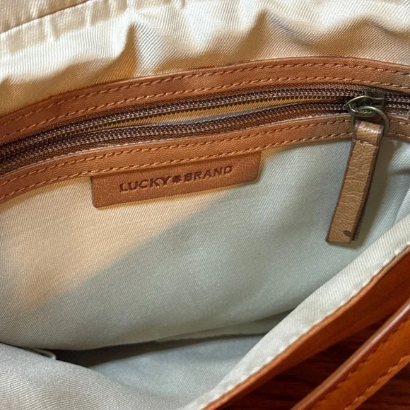 Lucky Brand BoHo Tan Caramel Flap Leather Crossbody Bag Purse Maximum Storage - Picture 9 of 11